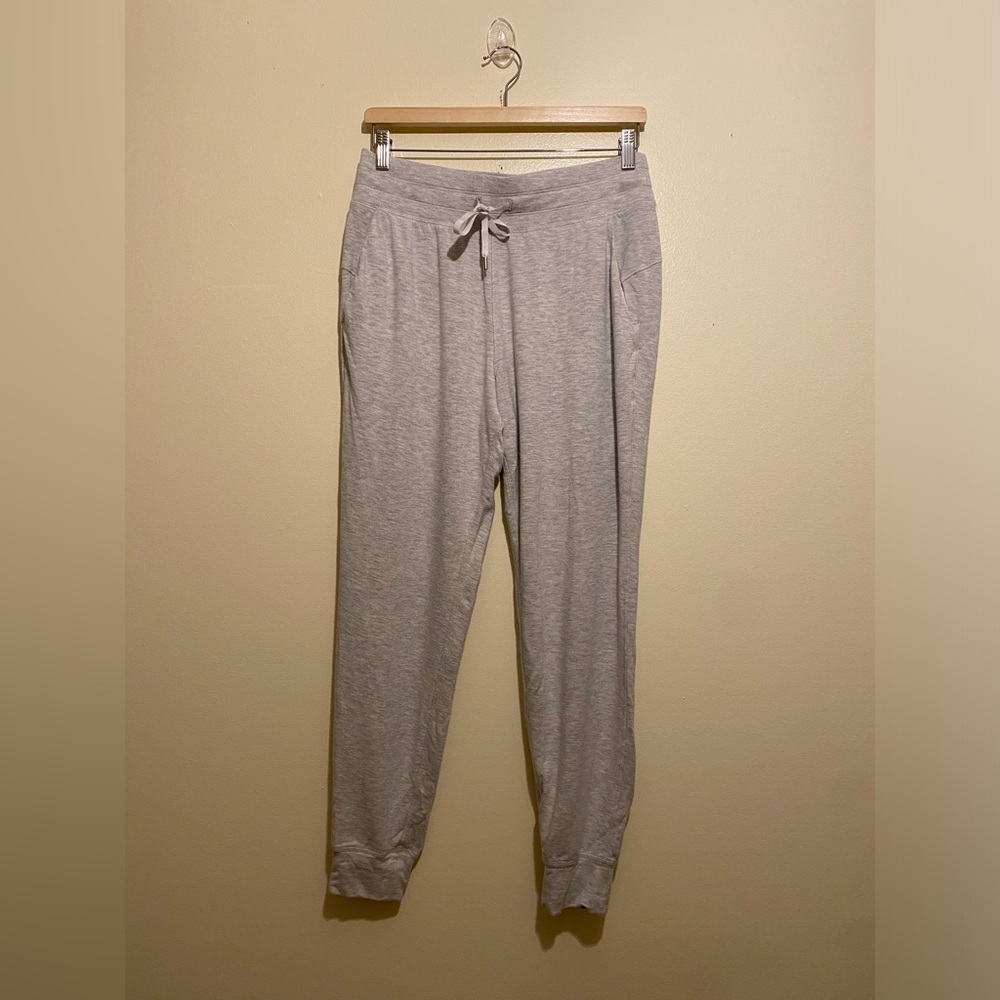 Lululemon Athletica Light Gray Sweatpants. Size 8